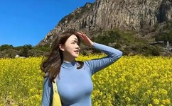 坐在又大又硬的上面写作业做作文